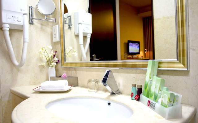 Innotel Luxury Business Hotel