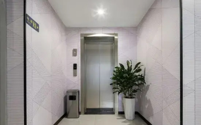 7 Days Premium Hotel (Zhengzhou Xinzheng International Airport)