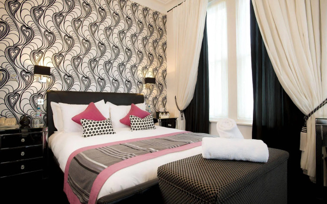 The Clarence Boutique Rooms