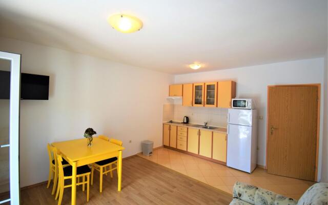 Apartments Frane G in Lopar - island Rab