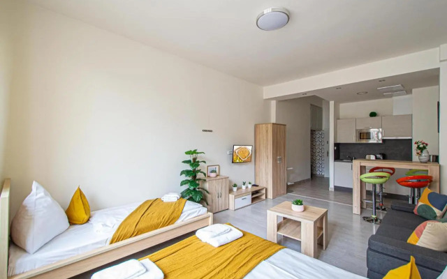 Executive Bright Apt. by Ruterra