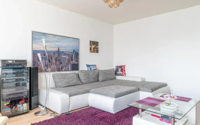 Id 5546 - Private Apartment