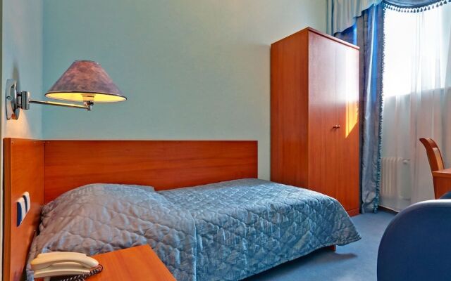 Warsaw Hotel