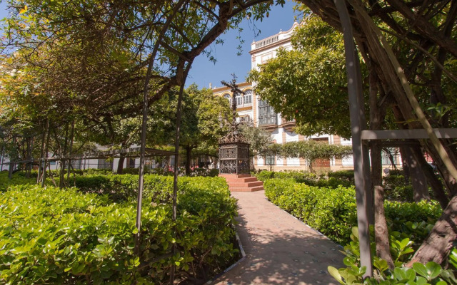 Alkazar Gardens Old Town 6 pax