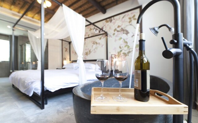 Wuzhen Ziye Musu Inn
