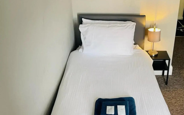Royal Ashton Hotel