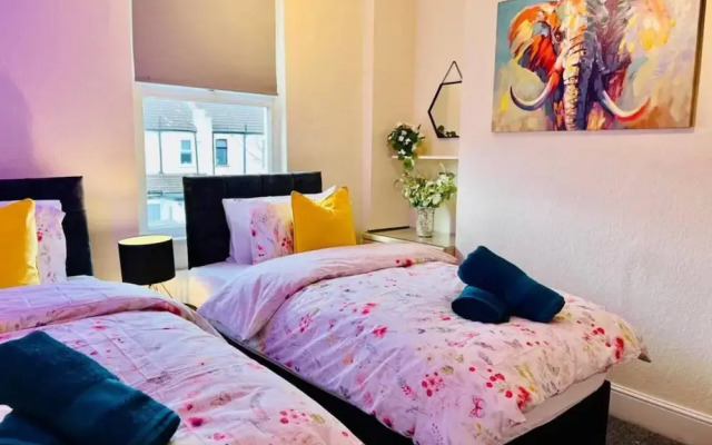 Big 3bed 2bath House Tropical Oasis Pet Friendly!