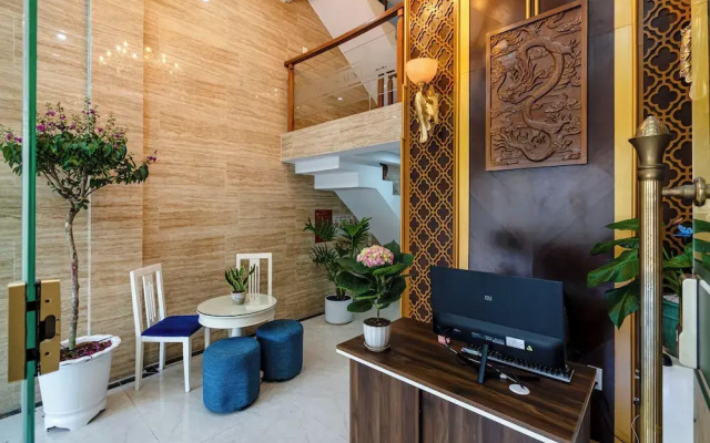 Lotus Hotel