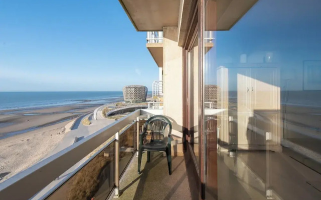 Apartment in Middelkerke With Sea Views