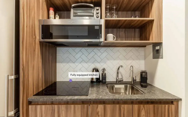 Casai Roma 1 BR Central Studio