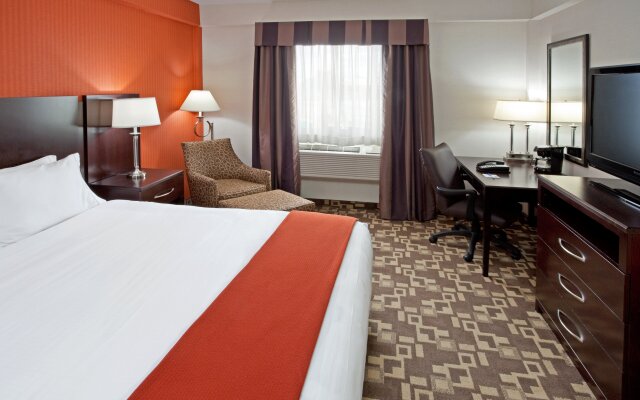 Holiday Inn Express Maspeth, an IHG Hotel