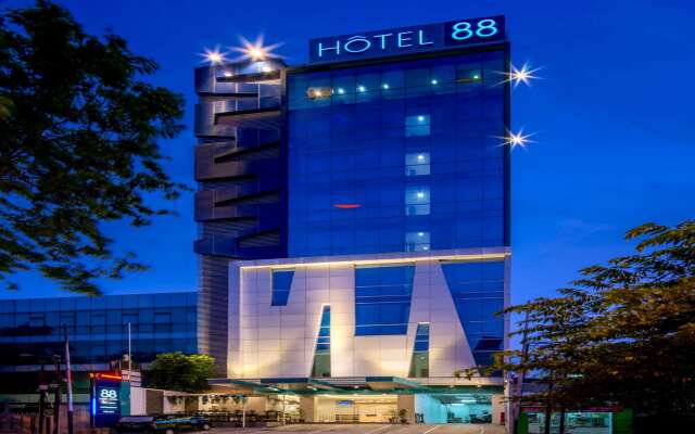 Hotel 88 Grogol by WH