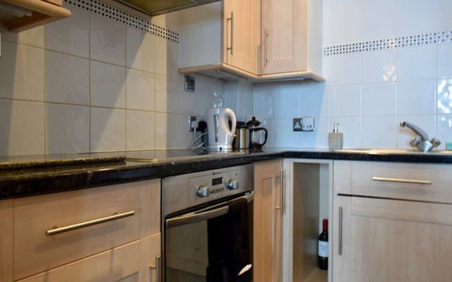 1 Bedroom Apartment Near Tube Station