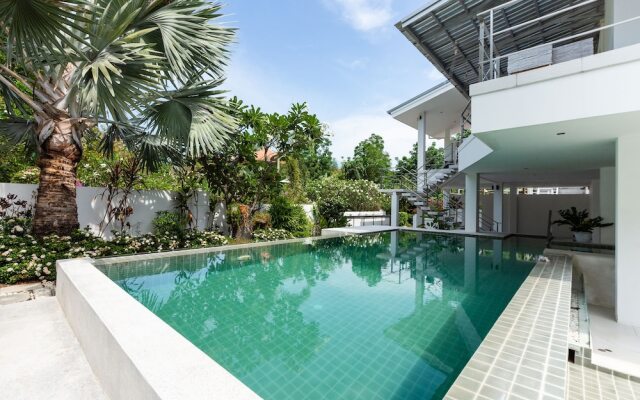 4 Bedroom Modern Pool Villa