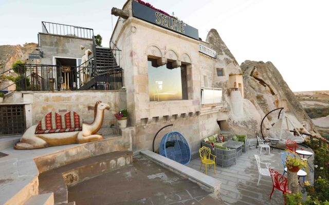 Cappadocia Fairy Chimneys Selfie Cave Hotels - Special Class