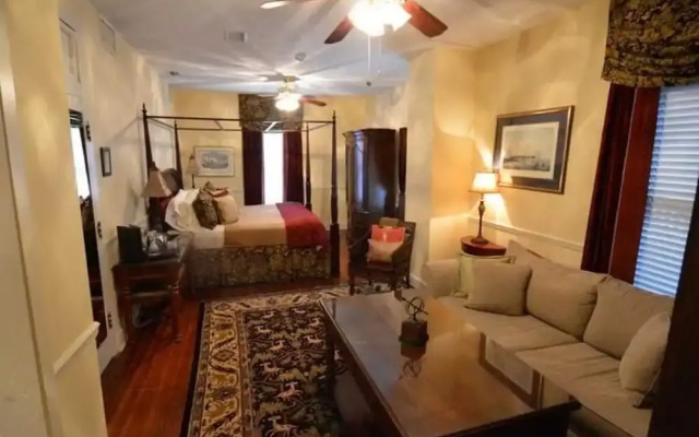 The Kenwood Inn