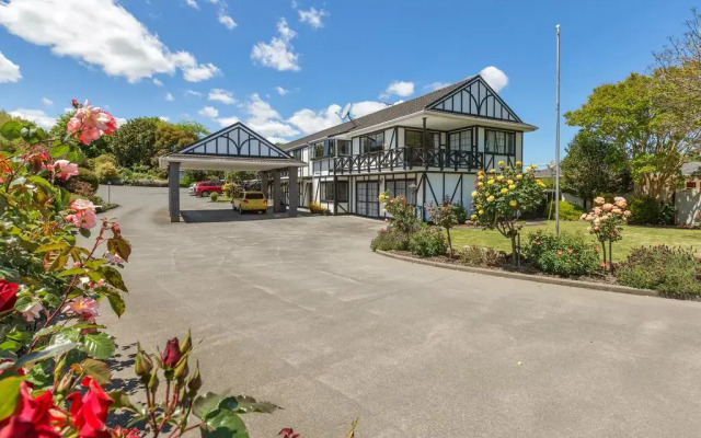 Kingswood Manor Motel