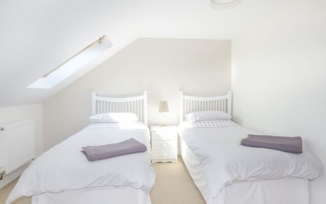 Rainbows End House
