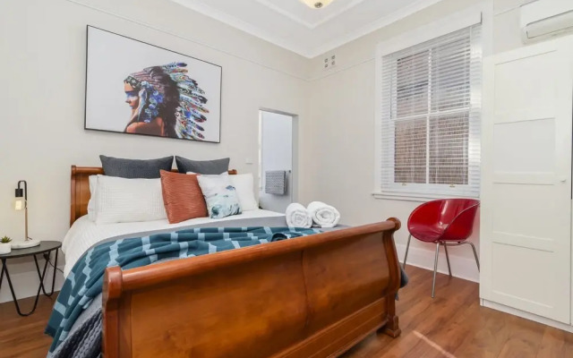 Lady Meredith in Elwood