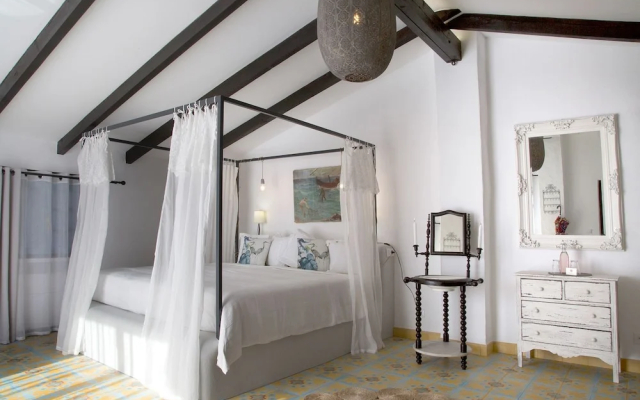 Hotel Rancho Los Lobos
