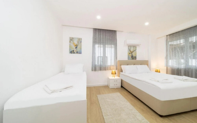 Central Flat Near Popular Attractions in Muratpasa