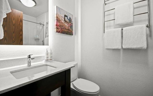 La Quinta Inn & Suites by Wyndham Sturbridge