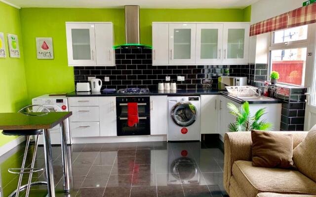 London Luxury 2Bed, Reception, Garden, Apartment