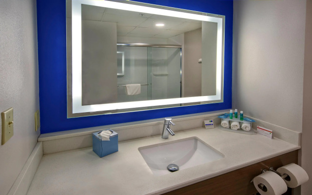 Holiday Inn Express & Suites Crossville by IHG