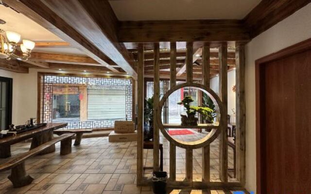 Phoenix Dawu Xiaozhan Homestay (Phoenix Ancient City Branch)