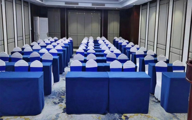 Royal Holiday Hotel (Wuyan Military District Headquarters Branch)