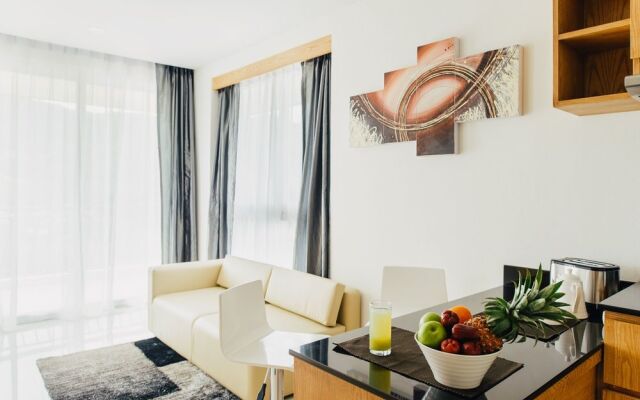 热带景观世元武里奈汉海滩公寓(Saiyuan Buri Nai Harn Beach by Tropiclook)