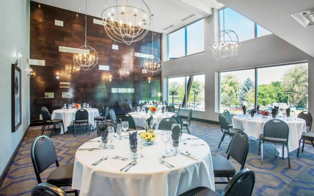Sandman Signature Kamloops Hotel
