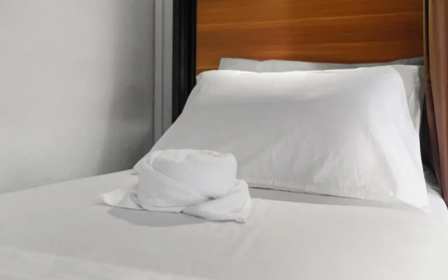 7 Wonders Hostel @ Upper Dickson (SG Clean Certified)