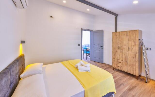 3 House Apart