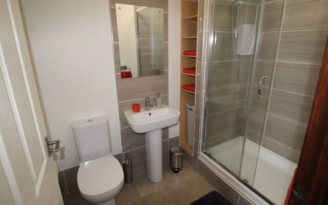 Hideaway 2 Bedroom Apartment by Cardiff Holiday Homes