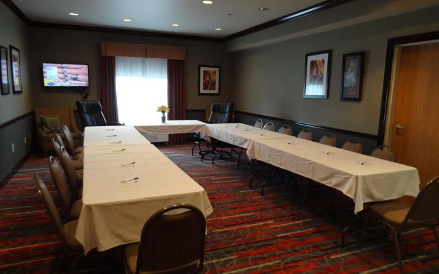 Holiday Inn Express Hotel & Suites Columbus-Groveport, an IHG Hotel