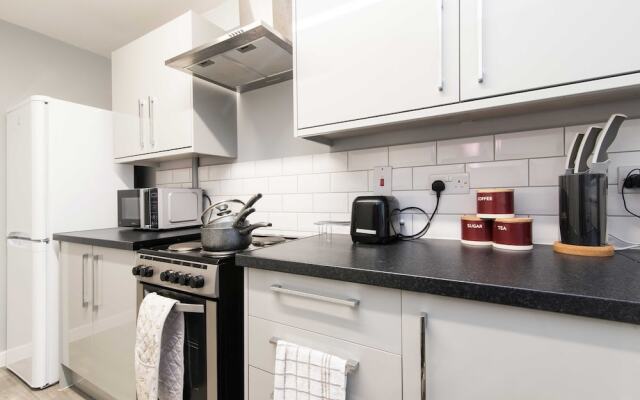 Coventry- Jenner Pet Friendly 2 Bedroom Apartment