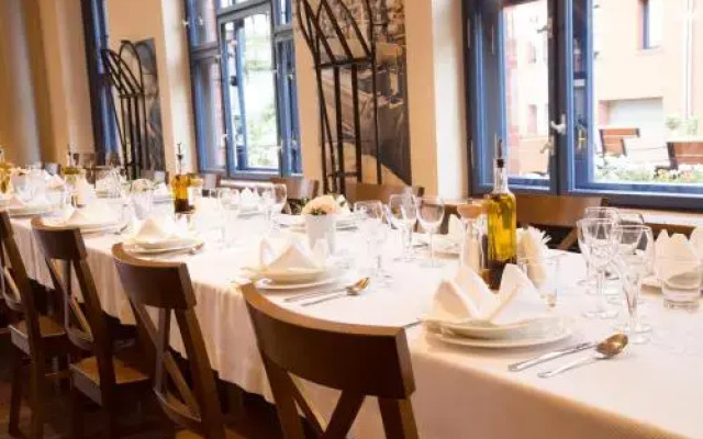Glas-Hotel 4*