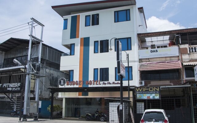 Oyo 592 Budget Hotel by the Harbour