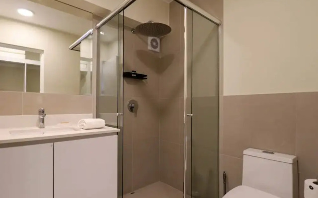 w Majestic 2BR w Comfy Balcony Near Kennedy Park