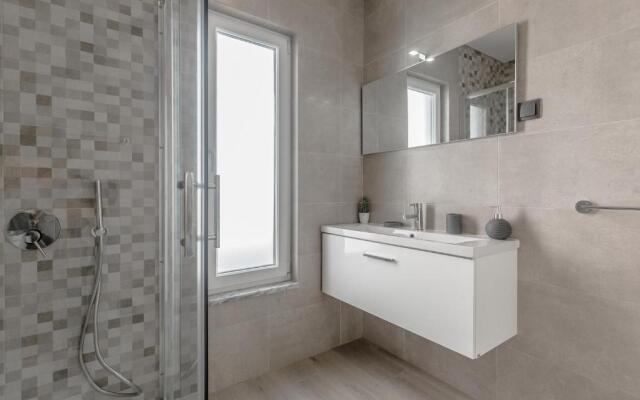 Silver Villa