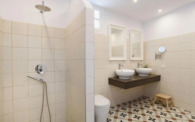Thea Villas & Suite