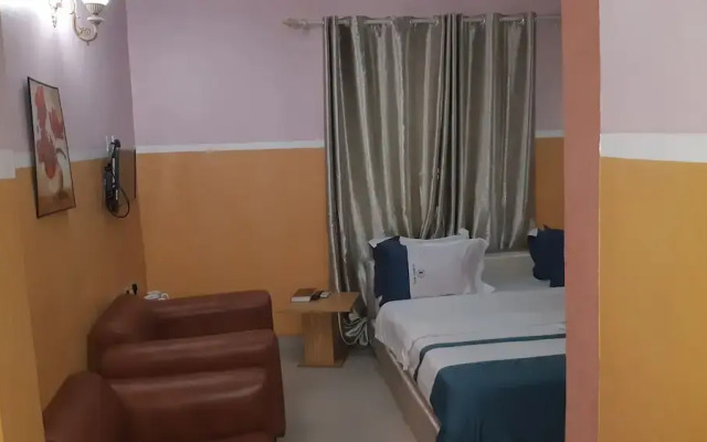 Glorious Hotel & Suites