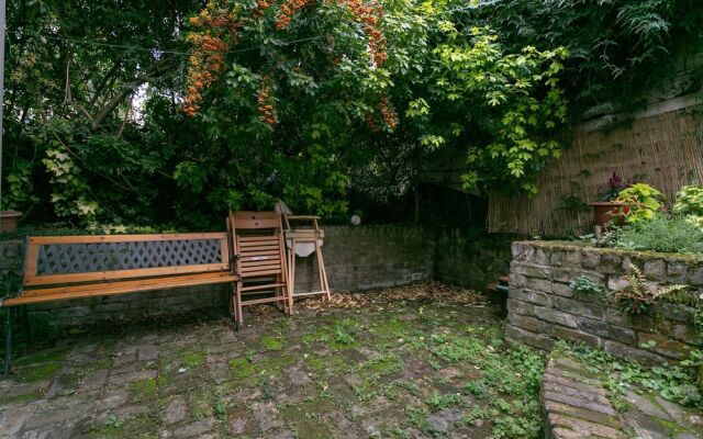 Fantastic and Bright 1 Bedroom Garden Flat