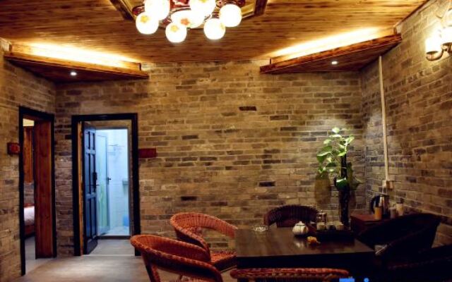 Zaishui Yifang Inn (Zhaoping Huangyao Ancient Town Longzhu)