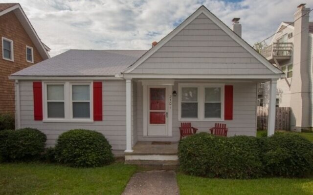 210 66th Street Home 2 Bedrooms 1 Bathroom Home