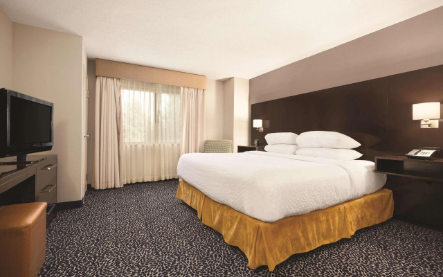 Embassy Suites Louisville East