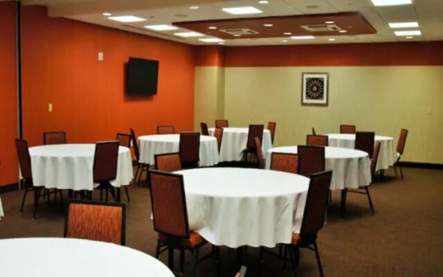 Hampton Inn & Suites Cincinnati/Uptown-University Area