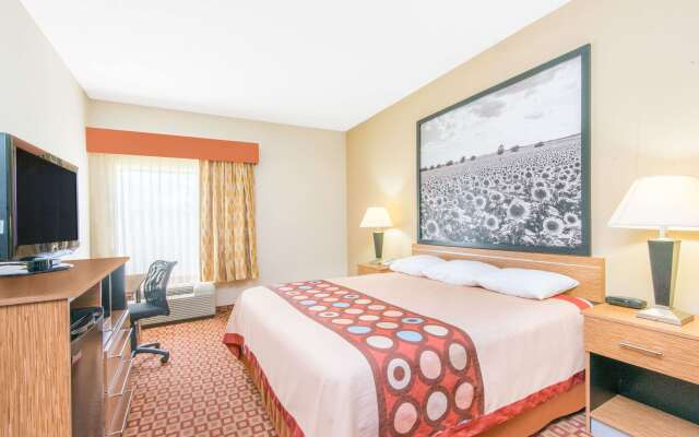 Super 8 by Wyndham Wichita South