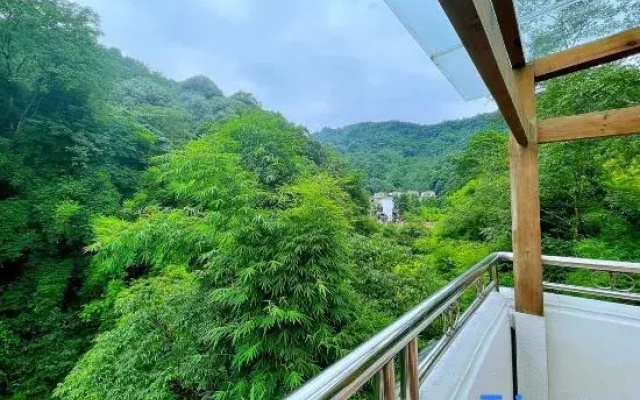 Qingcheng Mountain Wild Resort